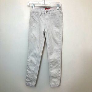🌸🌸HOST Pick🌸🌸🌸Awesome YMI Size 3 White Jeans!!